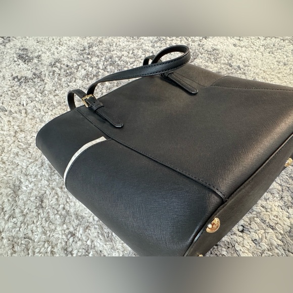 Michael Kors, Jet Set Travel Large Tote, Saffiano Leather in Black - Picture 10 of 10